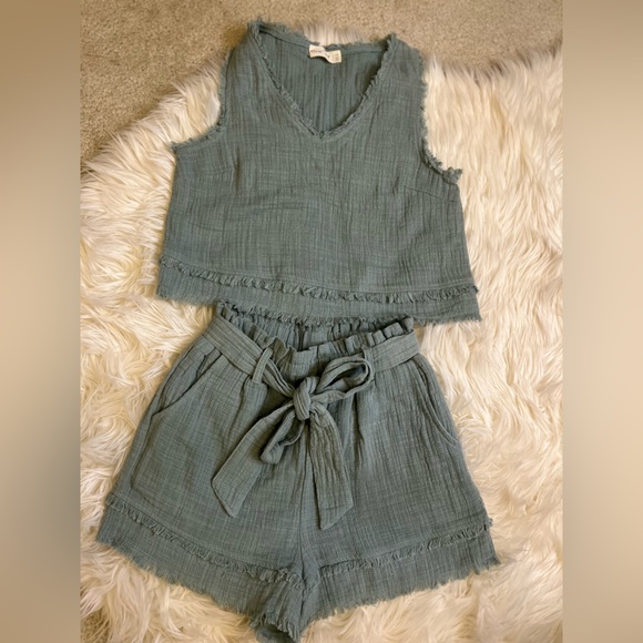 New In - Picture 1 of 10